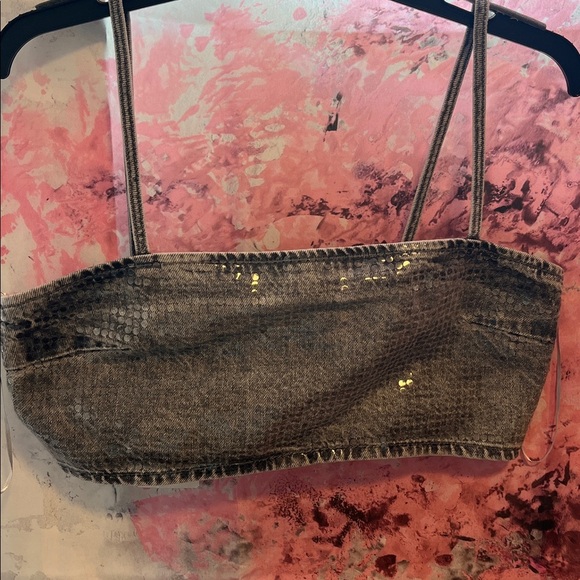 NWT ZARA TRF SEQUINNED FOIL
DENIM CROP TOP SIZE M
🚨 FINAL PRICE NO ACCEPT OFFERS - Picture 10 of 14